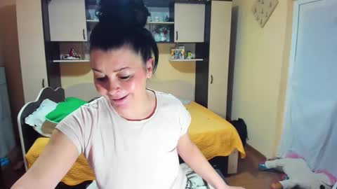 Soffy online show from 02-15-26, 05:37