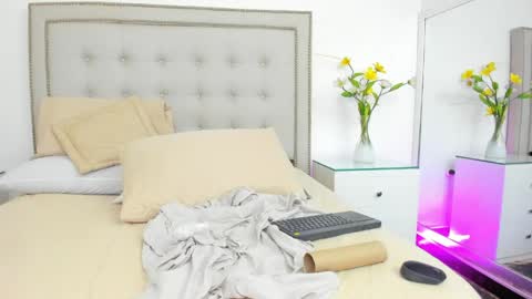 sofhyalove online show from 04-19-26, 06:10