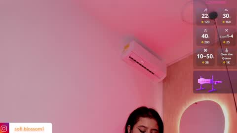 Snapshot of sofi_blossom chatting on 01-11-25, 06:14 Sofi Blossom online show from 01-11-25, 06:14