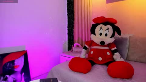 sofi_cuttie online show from 12-14-25, 03:56