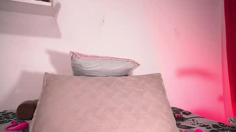 Sofia online show from 09-10-25, 03:06