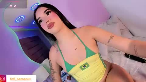 Snapshot of sofi_hdzz chatting on 06-12-26, 11:57 sofi_hdzz online show from 06-12-26, 11:57