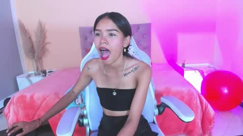 Snapshot of sofi_little2 chatting on 11-26-25, 06:42 Sofia online show from 11-26-25, 06:42