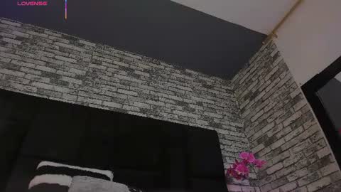Snapshot of sofi_lovely_ chatting on 06-12-26, 09:14 .... . . .... online show from 06-12-26, 09:14