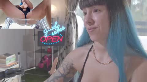 Sofi Mora online show from 02-18-25, 03:32