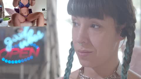 Sofi Mora online show from 09-09-25, 01:21