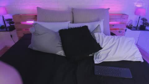 sofi_sp online show from 02-22-25, 05:46