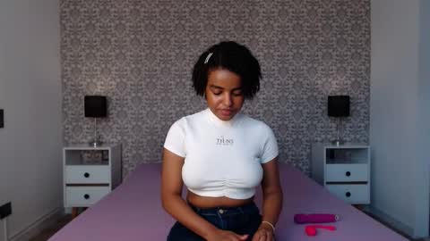 Snapshot of sofi_z chatting on 12-28-24, 05:03 Sofi online show from 12-28-24, 05:03