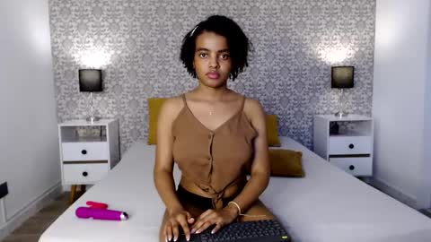 Snapshot of sofi_z chatting on 01-15-25, 09:51 Sofi online show from 01-15-25, 09:51