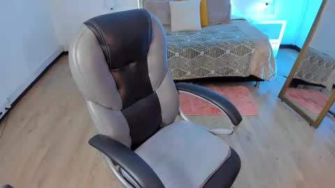 sofia_collen_ online show from 10-22-25, 08:08