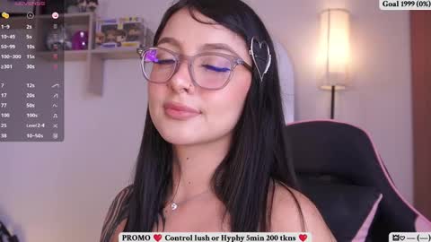 Snapshot of sofia_dream7 chatting on 10-28-25, 09:06 Sofi online show from 10-28-25, 09:06