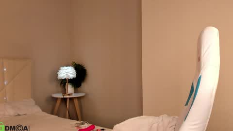 Snapshot of sofia_gaze chatting on 05-31-26, 02:42 Sofia Gaze online show from 05-31-26, 02:42