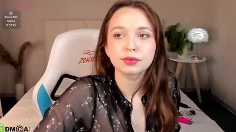 Snapshot of sofia_gaze chatting on 06-21-26, 02:36 Sofia Gaze online show from 06-21-26, 02:36