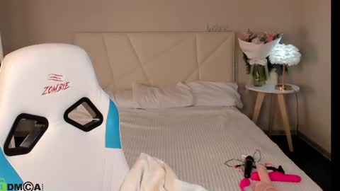 Snapshot of sofia_gaze chatting on 06-25-26, 02:33 Sofia Gaze online show from 06-25-26, 02:33