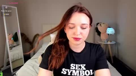 Snapshot of sofia_gaze chatting on 07-18-26, 02:38 Sofia Gaze online show from 07-18-26, 02:38
