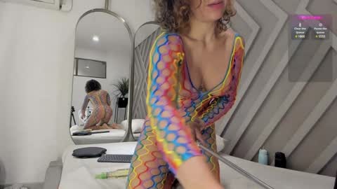 Snapshot of sofia_goez_ chatting on 12-15-24, 11:45 Sofia online show from 12-15-24, 11:45