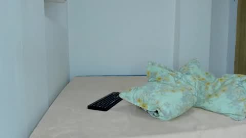 Snapshot of sofia_gomezz10 chatting on 10-24-25, 07:21 Sofia online show from 10-24-25, 07:21
