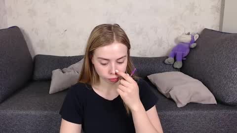 Sofia here online show from 04-10-26, 12:05