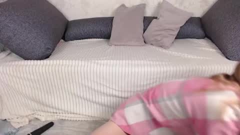 Sofia here online show from 05-20-26, 12:06