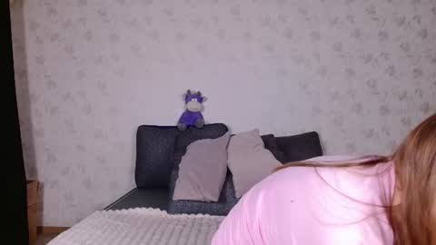 Sofia here online show from 07-25-26, 10:40