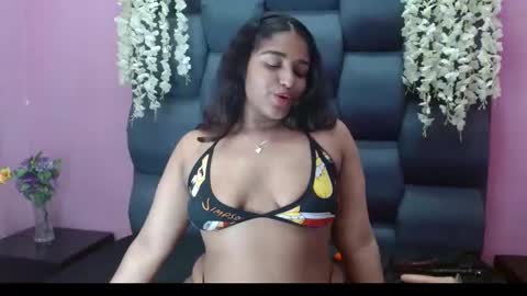 Snapshot of sofia_hernandeez_ chatting on 02-04-25, 05:53 Sofi online show from 02-04-25, 05:53