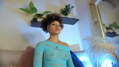 S O F I A  online show from 04-28-26, 02:27