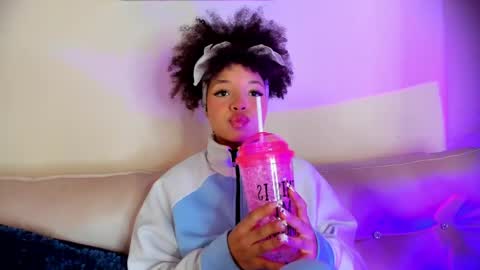 S O F I A  online show from 04-28-26, 02:33