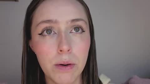 Snapshot of sofia_palacios_ chatting on 11-04-25, 03:49 online show from 11-04-25, 03:49