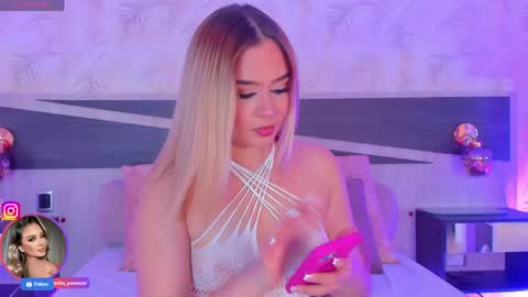 Snapshot of sofia_pamela_ chatting on 04-20-26, 07:26 online show from 04-20-26, 07:26
