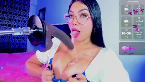 sofia  online show from 07-26-26, 11:44
