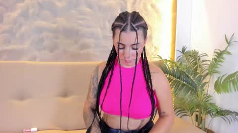 Snapshot of sofia_riveraa chatting on 11-25-25, 05:46 SOFIA online show from 11-25-25, 05:46