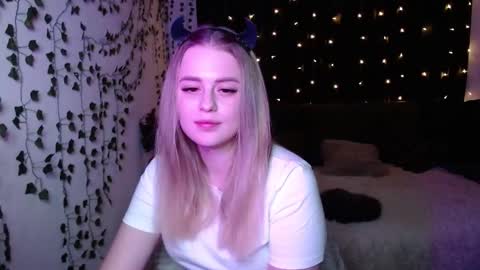 sofia_rosemary online show from 02-21-25, 12:39