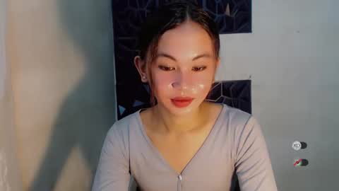 sofia_sweetheart18 online show from 11-06-25, 06:58