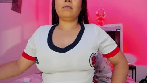 Snapshot of sofia_walke chatting on 07-07-26, 07:29 Sofia walke online show from 07-07-26, 07:29
