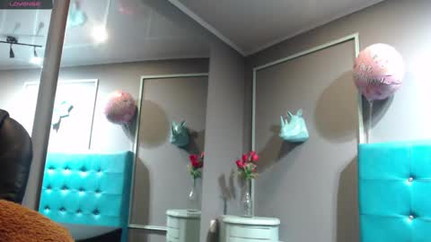 Sofa online show from 02-14-25, 11:10