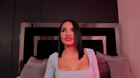 Snapshot of sofiaa_brown_ chatting on 10-15-25, 05:07 Sofia online show from 10-15-25, 05:07