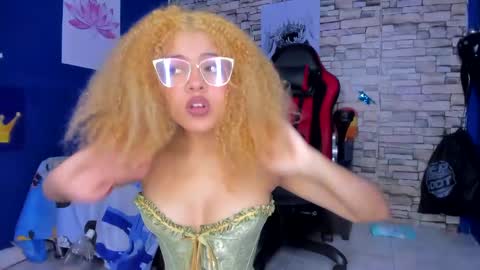 Snapshot of sofiacastillo01 chatting on 02-15-25, 05:39 sofiacastillo01 online show from 02-15-25, 05:39