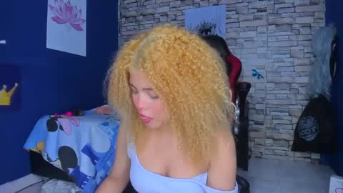 Snapshot of sofiacastillo01 chatting on 02-18-25, 04:05 sofiacastillo01 online show from 02-18-25, 04:05