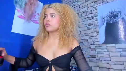 Snapshot of sofiacastillo01 chatting on 03-10-25, 10:02 sofiacastillo01 online show from 03-10-25, 10:02