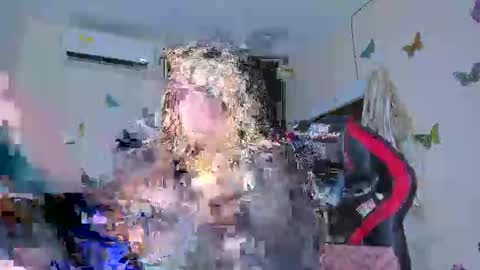 Snapshot of sofiacastillo01 chatting on 09-22-25, 01:13 sofiacastillo01 online show from 09-22-25, 01:13