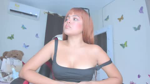 Snapshot of sofiacastillo01 chatting on 10-23-25, 09:24 sofiacastillo01 online show from 10-23-25, 09:24