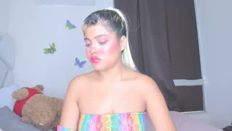 sofiacastillo01 online show from 04-18-26, 07:58