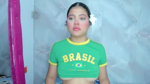 sofiacastillo01 online show from 06-05-26, 01:39