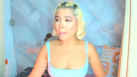 sofiacastillo01 online show from 07-16-26, 01:39