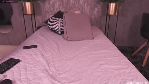 Sofia online show from 09-26-25, 01:37