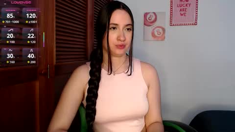 sofiaduque_26 online show from 03-06-26, 08:27