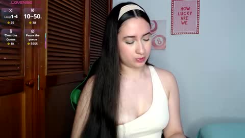 sofiaduque_26 online show from 04-08-26, 07:14