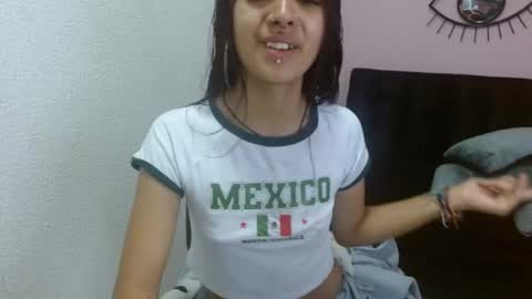 sofiasexygirl69 online show from 06-05-26, 12:33