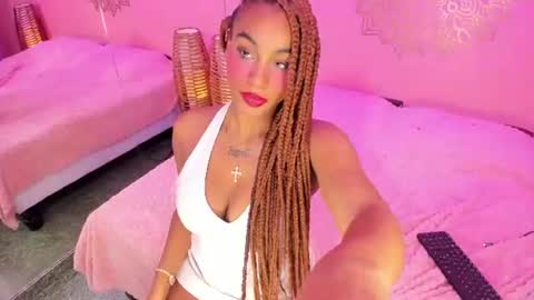 Snapshot of sofiastanley chatting on 07-19-26, 12:31 Sofia Stanley online show from 07-19-26, 12:31