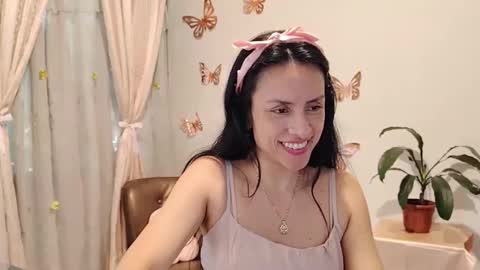 Snapshot of sofibelladelavega chatting on 10-14-25, 03:35 Sofi Bella online show from 10-14-25, 03:35